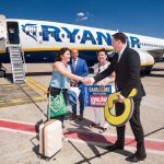 Pani Veronika Mináriková sa stala 10.000.000 cestujúcou, ktorú prepravil Ryanair z Bratislavy