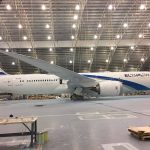 Boeing 787-9 leteckej spoločnosti El Al dostáva náter v Portlande