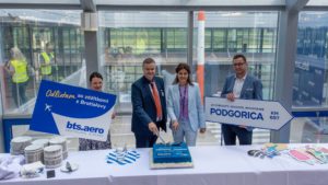 Torta pri príležitosti prvého letu Air Montenegro z Bratislavy