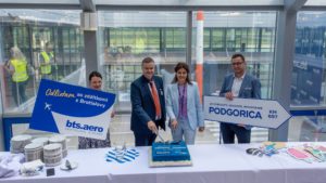 Torta pri príležitosti prvého letu Air Montenegro z Bratislavy