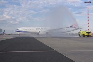 Airbus A350 spoločnosti China Airlines na prílete linky Taipei-Praha (c)prg.aero