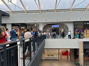 Air Serbia otvorili obchod v nákupnom centre v Belehrade