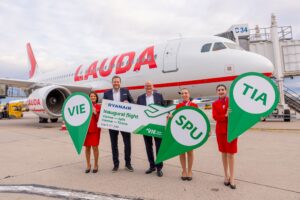 Airbus A320-214 spoločnosti LaudaMotion na letisku vo Viedni (c)viennaairport.com