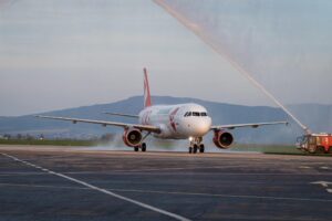 Prílet Airbusu A320 na letisko v Košiciach (c)facebook.com/RastoTrnka